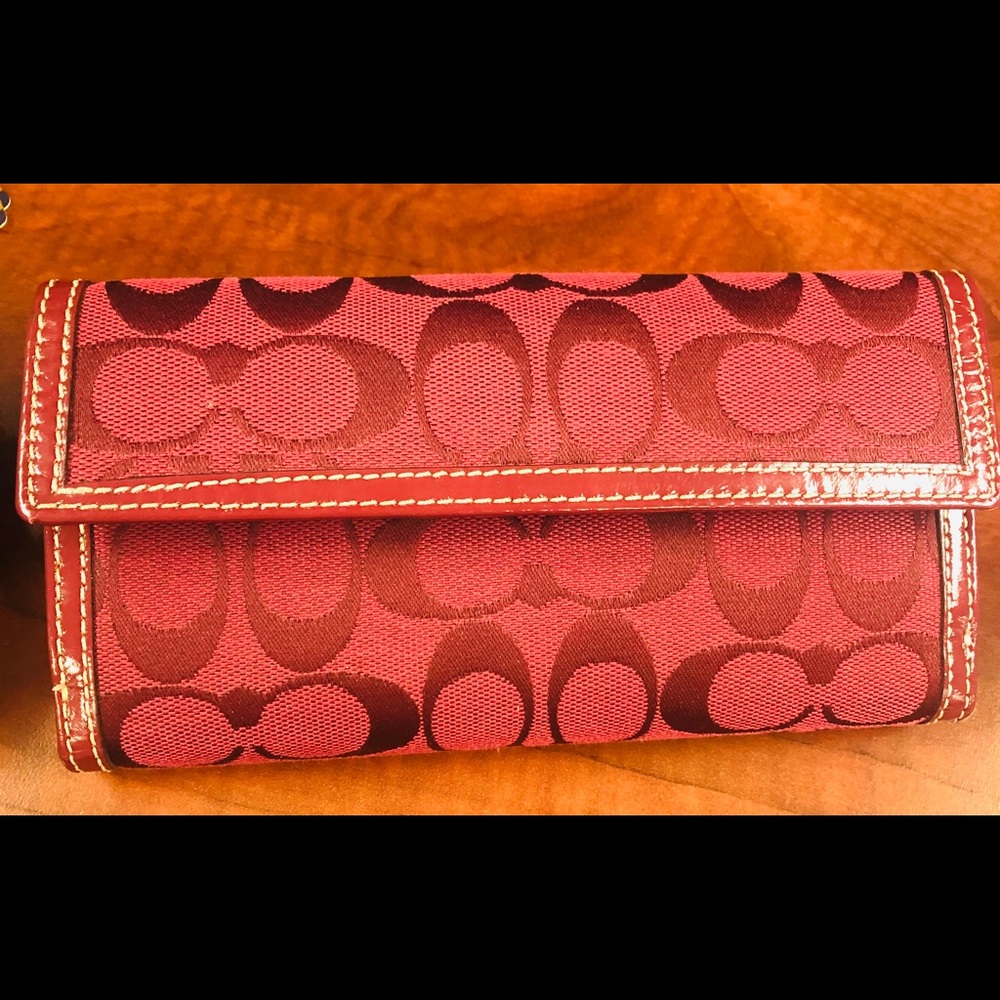EUC Coach Monogram burgundy wallet